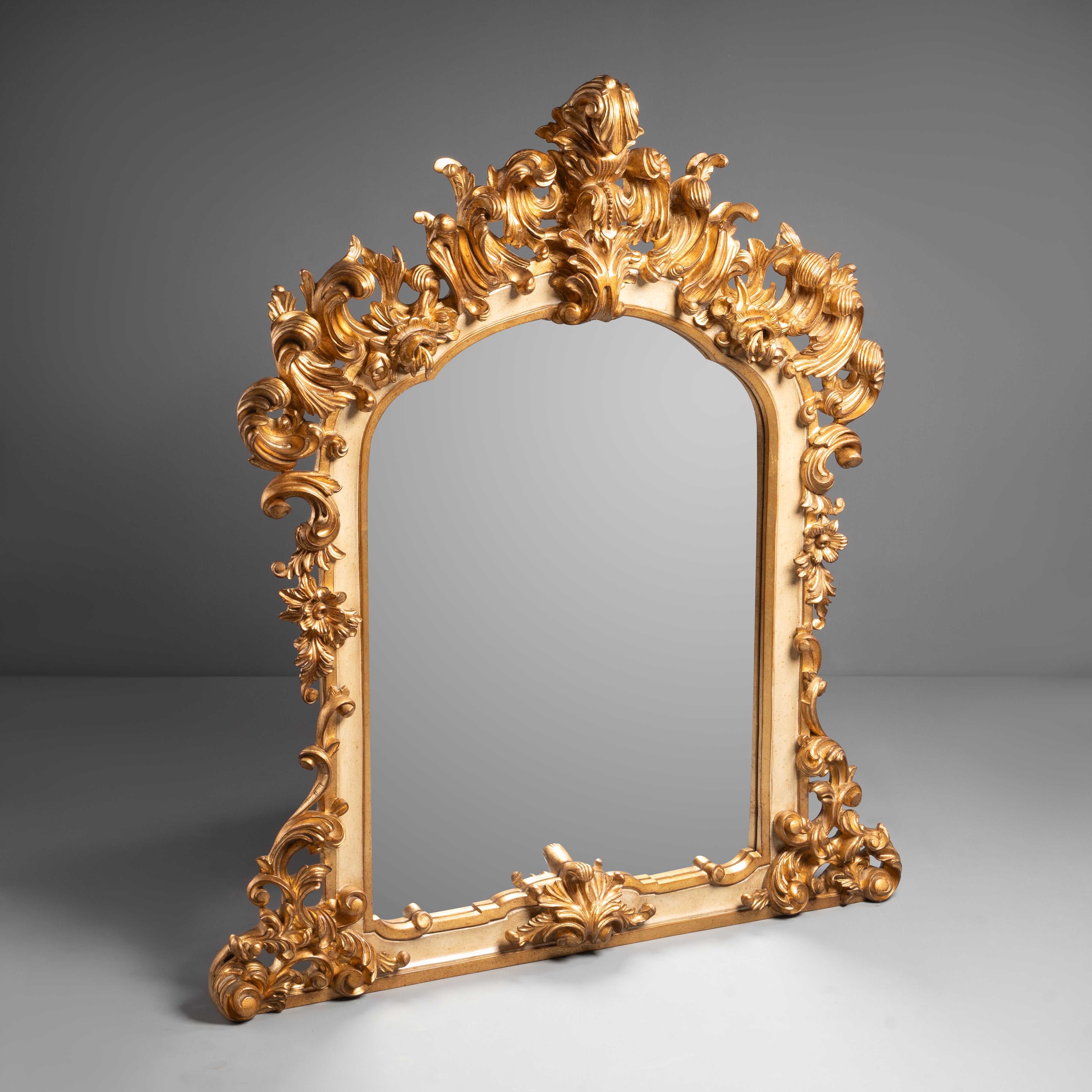 Elegant Italian 19th Century Louis XV Style  Off-White and Giltwood Mirror